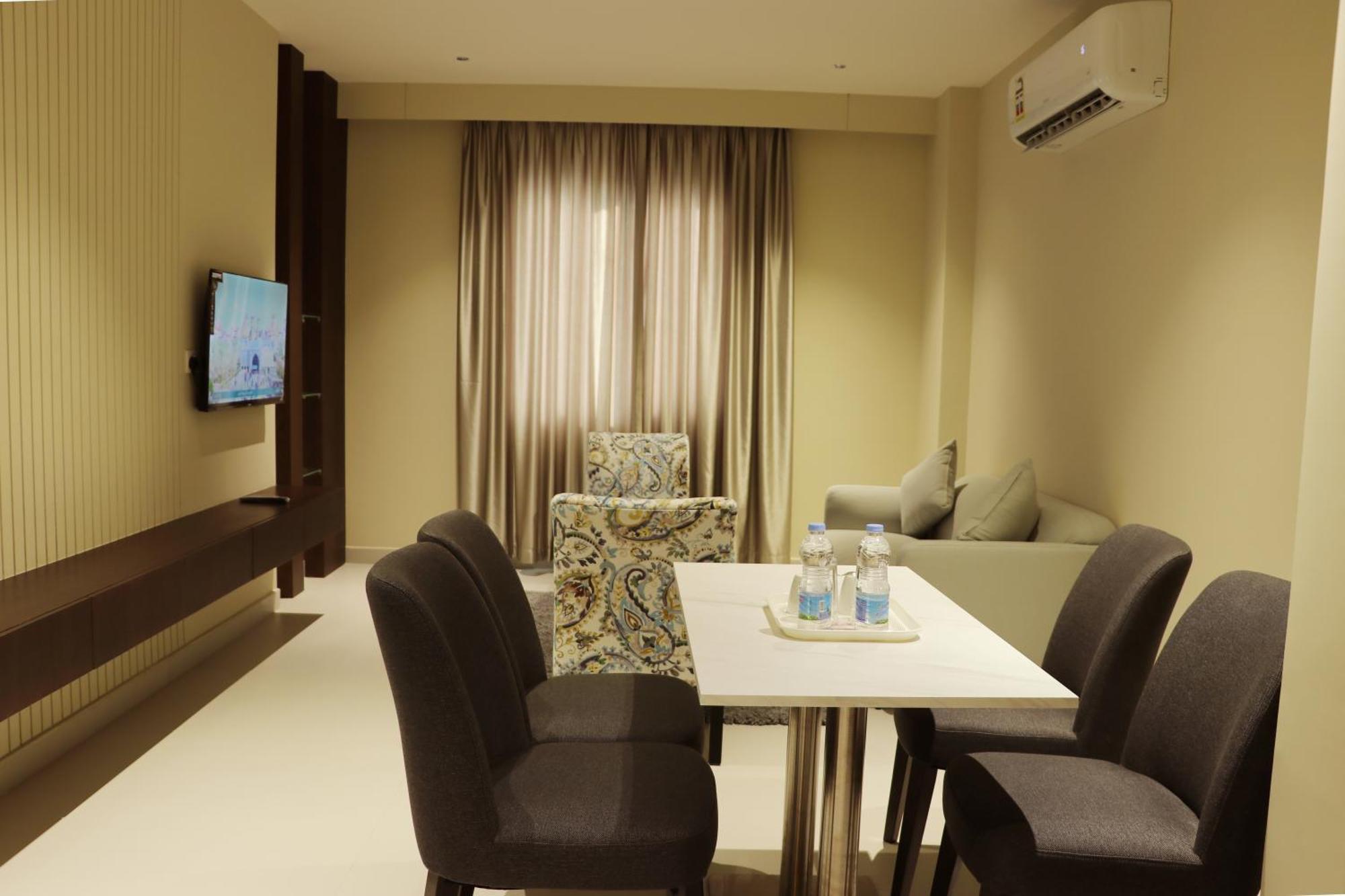 Jarzez Hotel Apartments Al Hail 세브 외부 사진