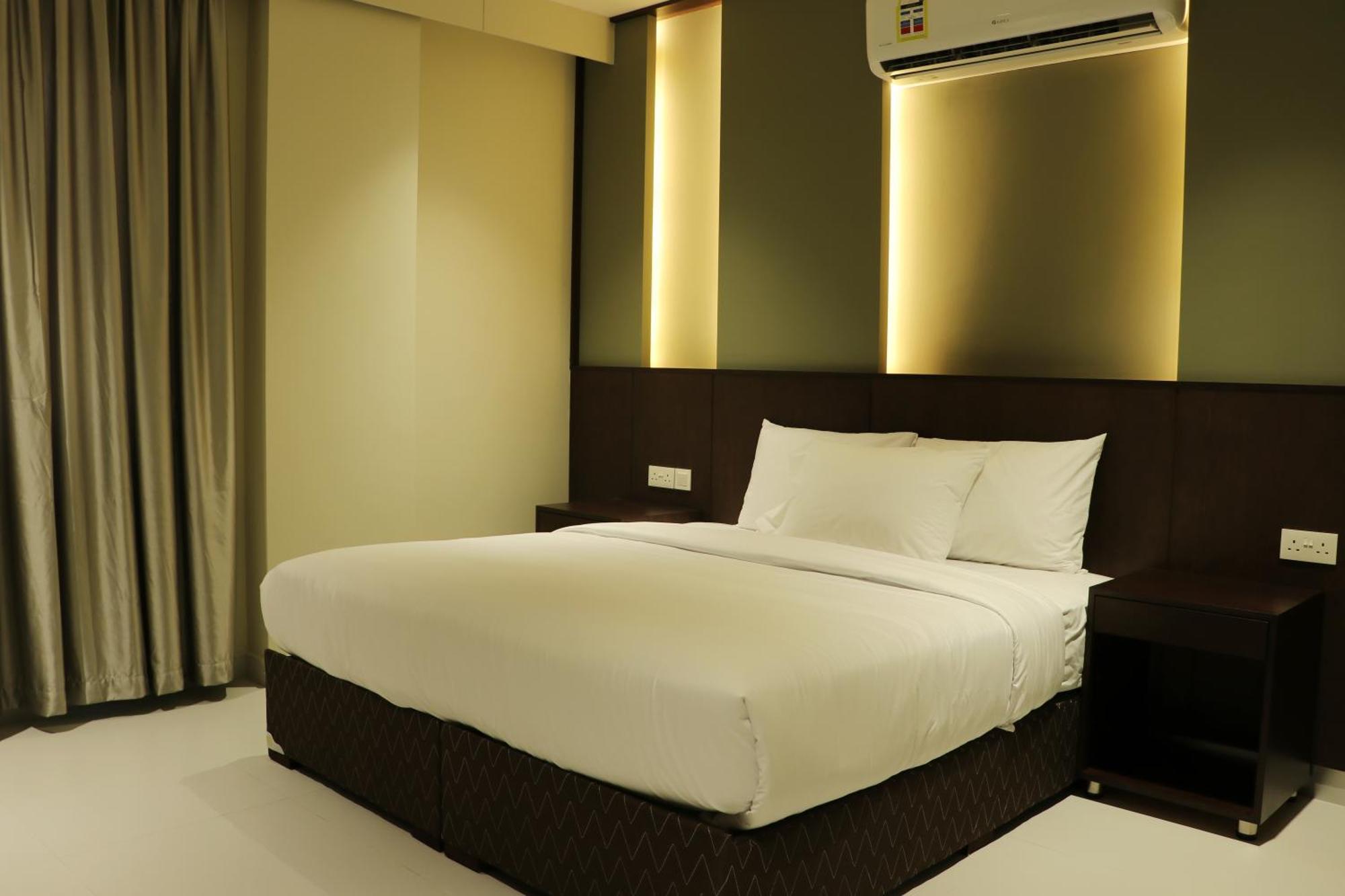 Jarzez Hotel Apartments Al Hail 세브 외부 사진