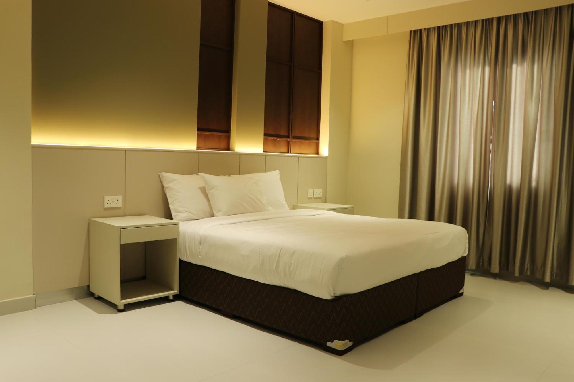 Jarzez Hotel Apartments Al Hail 세브 외부 사진