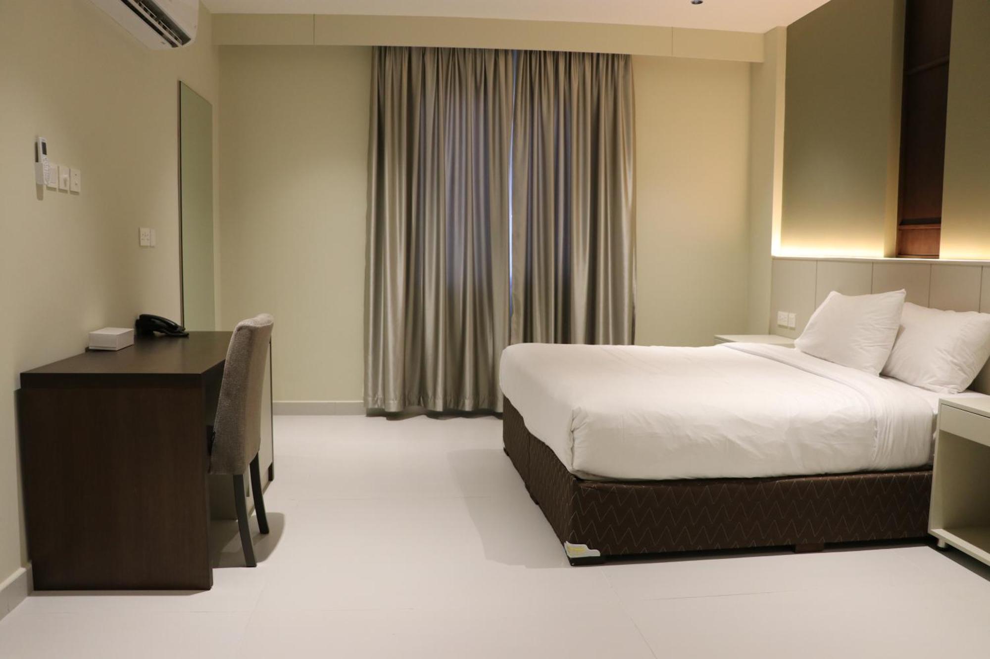 Jarzez Hotel Apartments Al Hail 세브 외부 사진
